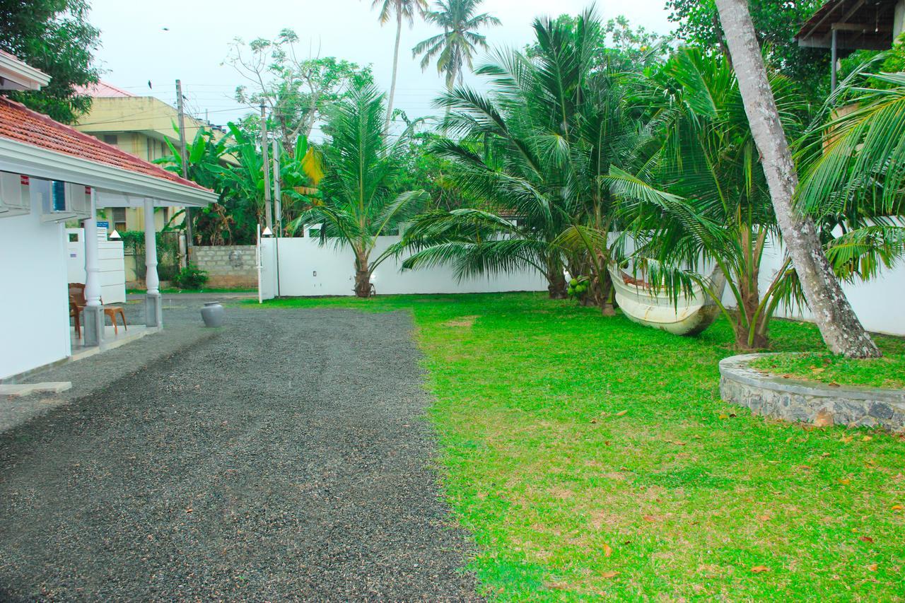 Villa Palm Breeze Polhena ภายนอก รูปภาพ
