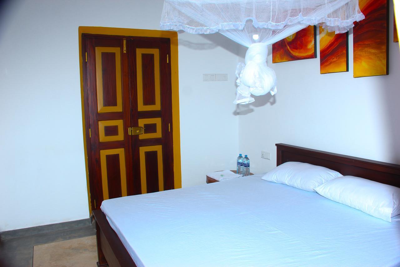 Villa Palm Breeze Polhena ภายนอก รูปภาพ