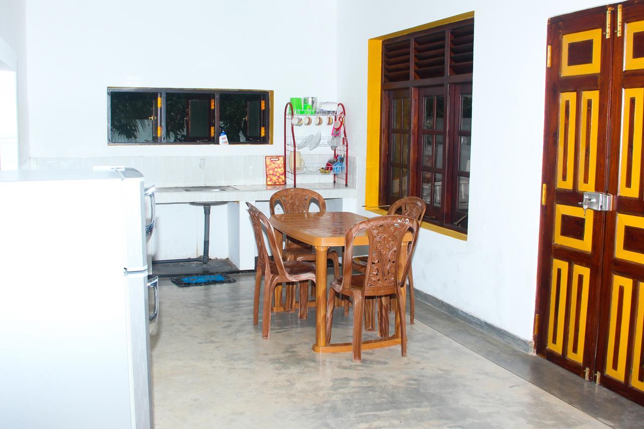 Villa Palm Breeze Polhena ภายนอก รูปภาพ