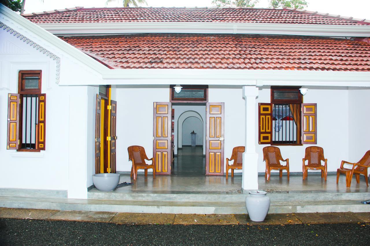 Villa Palm Breeze Polhena ภายนอก รูปภาพ