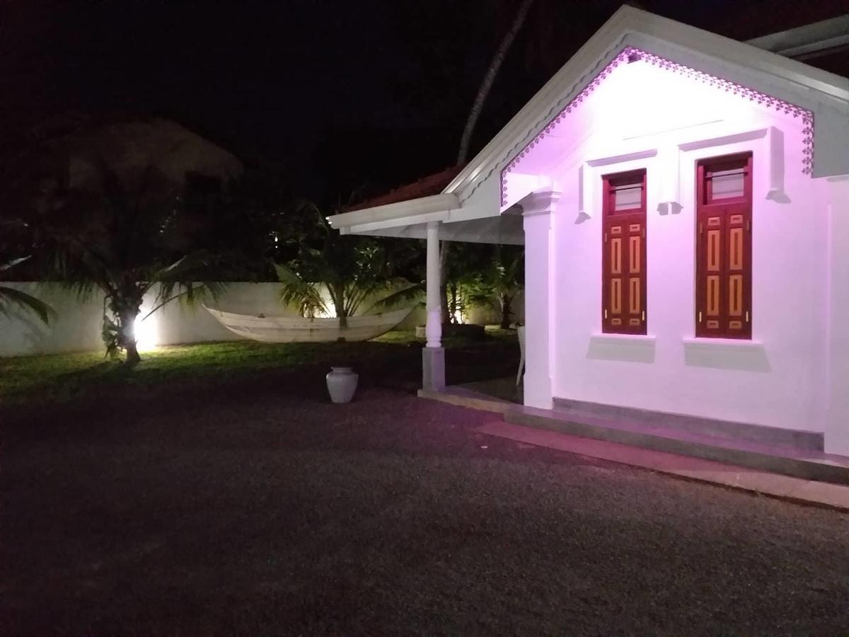 Villa Palm Breeze Polhena ภายนอก รูปภาพ