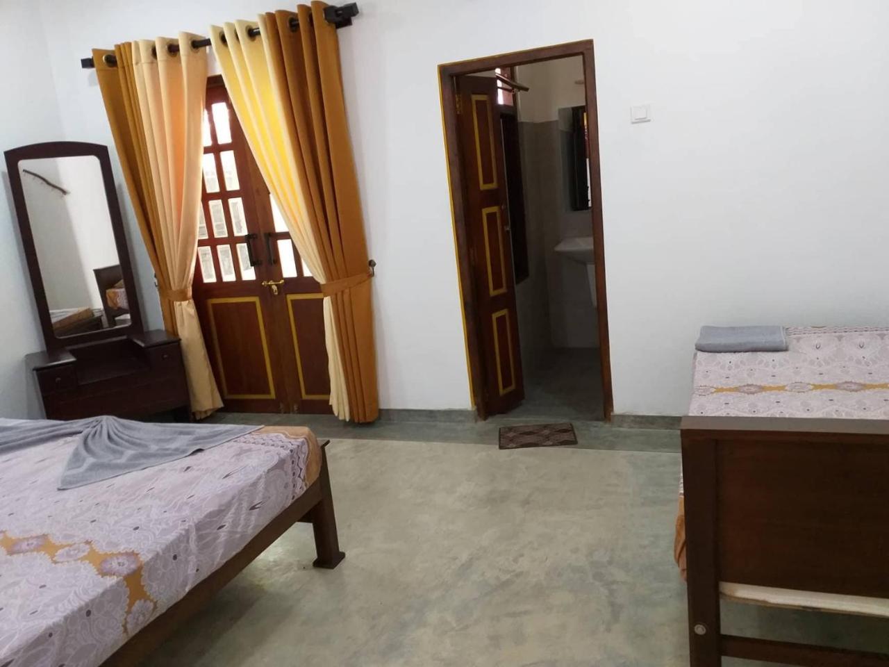 Villa Palm Breeze Polhena ภายนอก รูปภาพ