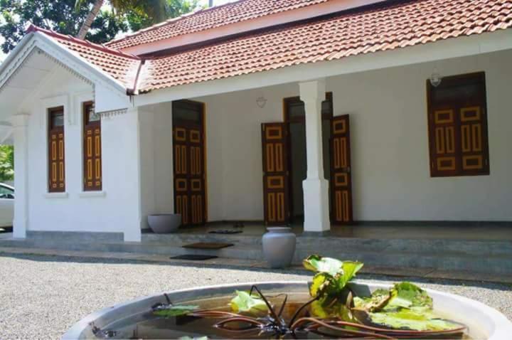 Villa Palm Breeze Polhena ภายนอก รูปภาพ